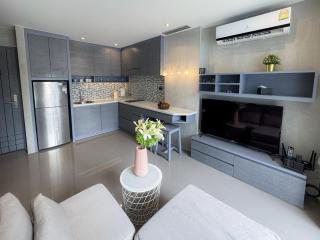 Amaizing 1Bdr Kamala City Gate 3 Pools, Coworking - 8