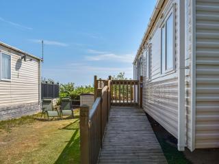 Seaview Two - Uk50166 - Corton - 7