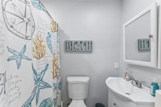5600 Seaview Ave, Unit 4 - 1