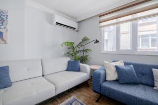 Flat w Balcony 10 min to Uskudar Coast - Istanbul - 5