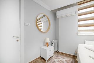 Flat w Balcony 10 min to Uskudar Coast - Istanbul - 2