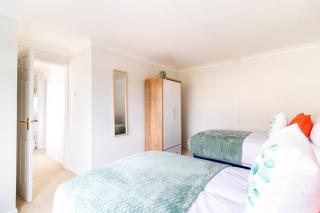 Panoramic Sea View 2 bedroom Sleeps 6-Free Parking - 4