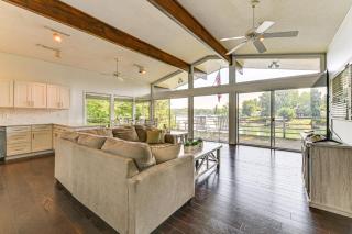 Launch and Dock Lake Norman Retreat with Scenic Deck - Mooresville - 5
