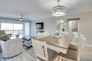 Lake-View Balcony, Resort Perks Hot Springs Condo - 8