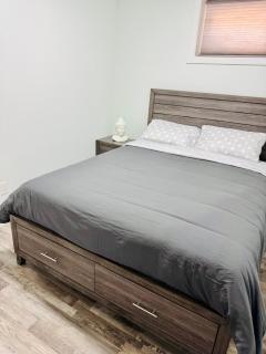 Cozy 2BR Pet Friendly Basement - Airdrie - 7