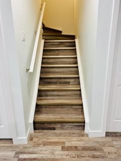Cozy 2BR Pet Friendly Basement - Airdrie - 3
