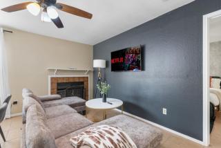 Up to 6 Guests - Stylish Retreat - 1