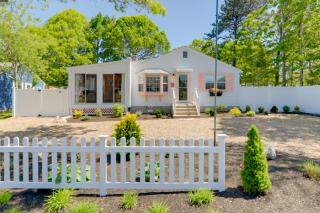 Charming West Yarmouth Home about 2 Mi to Beach! - West Yarmouth - 9
