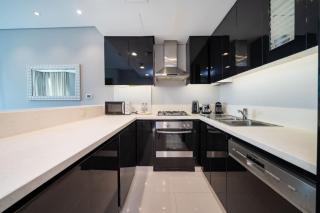 Chic Business Bay 1Bed Retreat with Canal Views - 3