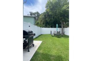 Gulf Breeze Hideaway 5BR Home Close to Sand and Fun - 5