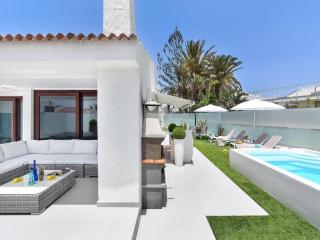 Villa Playa Del Ingles Vista Luxury Retreat In Gran Canaria Private Heated Pool Garden Terrace Bbq Rooftop Solarium With Sea Views Prime, - Las Palmas de Gran Canaria - 9