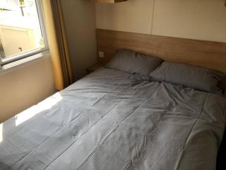 St Osyth Beach 3-Bed Caravan Sleeps 8 Parking - Clacton-on-Sea - 7