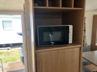 St Osyth Beach 3-Bed Caravan Sleeps 8 Parking - Clacton-on-Sea - 1