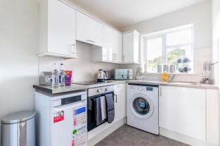 Beautiful Sea View 2 bedroom Sleeps 6-Free Parking - 7