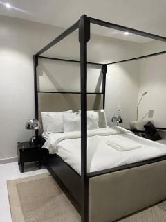 The Row -The Foreshore Escape - 4