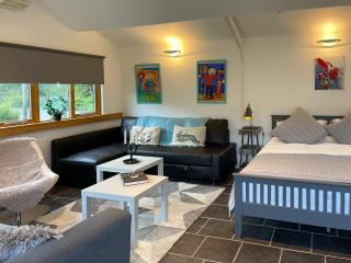The Lodge At The Lake House - Plaistow - 4