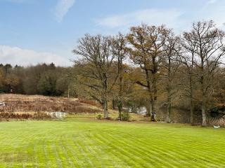 The Lodge At The Lake House - Plaistow - 1