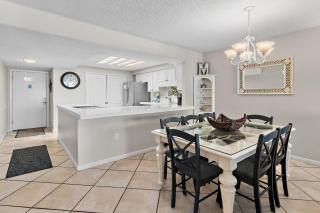 Shoreline Towers 1085 - 1