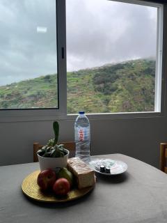 Charming hill view retreat - Funchal - 5