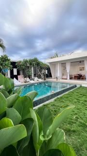 Villa Sabrina Lombok - Montongbuwoh - 0