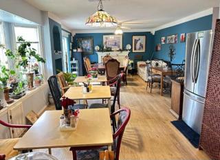 Cozy Nook in Fraser Valley Getaway With Breakfast - Abbotsford - 4