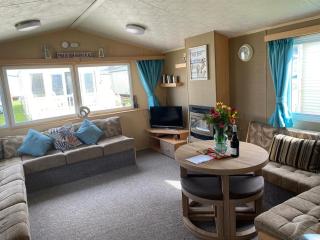 The Retreat Palm - Lido Beach - Prestatyn - 2