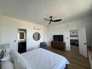 Retro-Chic Escape 208 - 5