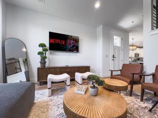 Mins 2 Formula 1 Lux Retreat - 9