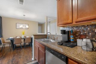 Up to 10 Guests - King Bed - Austin - 2