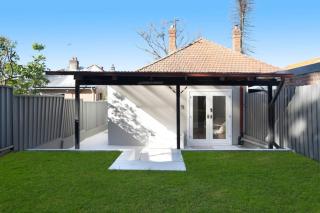 Light-Filled Designer Apartment in Croydon - Sydney - 4