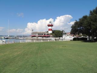New Listing 2 BR Racquet Club Sea Pines Updated Kitchen Baths Beach Gear & Bikes included Sleeps Six - 7