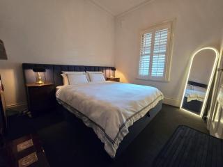 Spacious 2br Retreat With Spa - Melbourne - 0