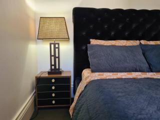 Spacious 2br Retreat With Spa - Melbourne - 3