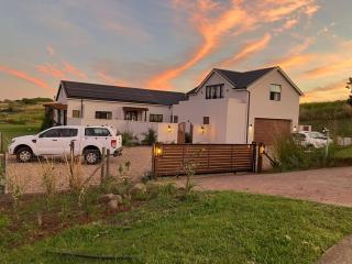 Oversized Farm Style Country Home - Shakaskraal - 2