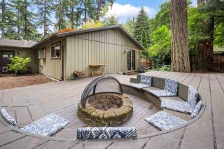 Cozy River Forest Retreat - 1