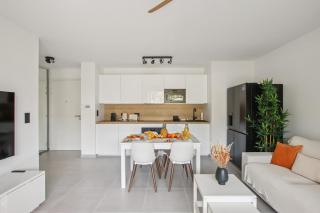 Nice flat for family with pool - 0