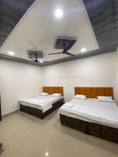 Avantika Home Stay - Jāmb - 0