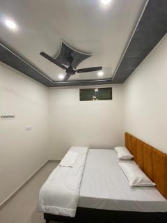 Avantika Home Stay - Jāmb - 4