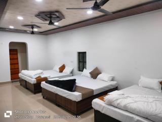 Avantika Home Stay - Jāmb - 2