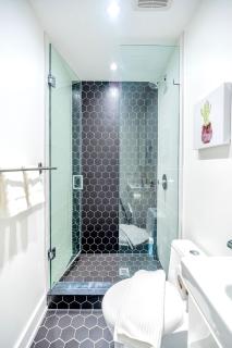 Contemporary 3BR with Natural Light - High Park North - Toronto - 7