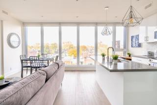 Contemporary 3BR with Natural Light High Park North Nearest Intersection - Dorval Rd, - 2