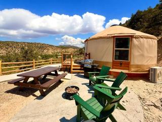 Yurt Overlook #02 with AC and Private Bath King Suite - 0