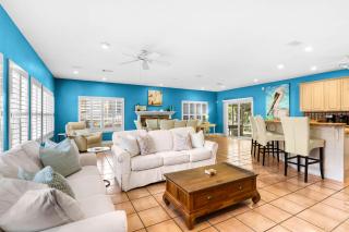 Little Narnia - Colorful Beach House Private Pool - 8