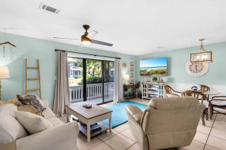 Sunny Daze at Beachwood Villas - Walk to Beach Outdoor Pools & More - 0