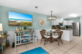 Sunny Daze at Beachwood Villas - Walk to Beach Outdoor Pools & More - 6