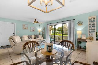 Sunny Daze at Beachwood Villas - Walk to Beach Outdoor Pools & More - 5