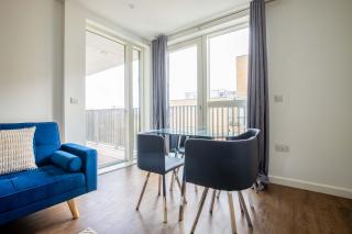 Londwell Stylish Docklands Flat with Terrace - 6