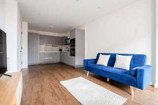 Londwell Stylish Docklands Flat with Terrace - 1