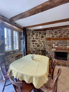 Maison de caractère rénovée avec terrain de pétanque - Saint-Cirgues-de-Jordanne - 4