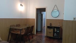 Apartamento a pasos de 18 de Julio, planta baja - 0